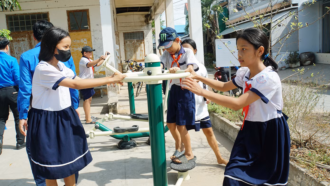 Trung ương Đoàn hỗ trợ sân chơi cho thiếu nhi tại xã An Hiệp. Ảnh: Hòa Hội