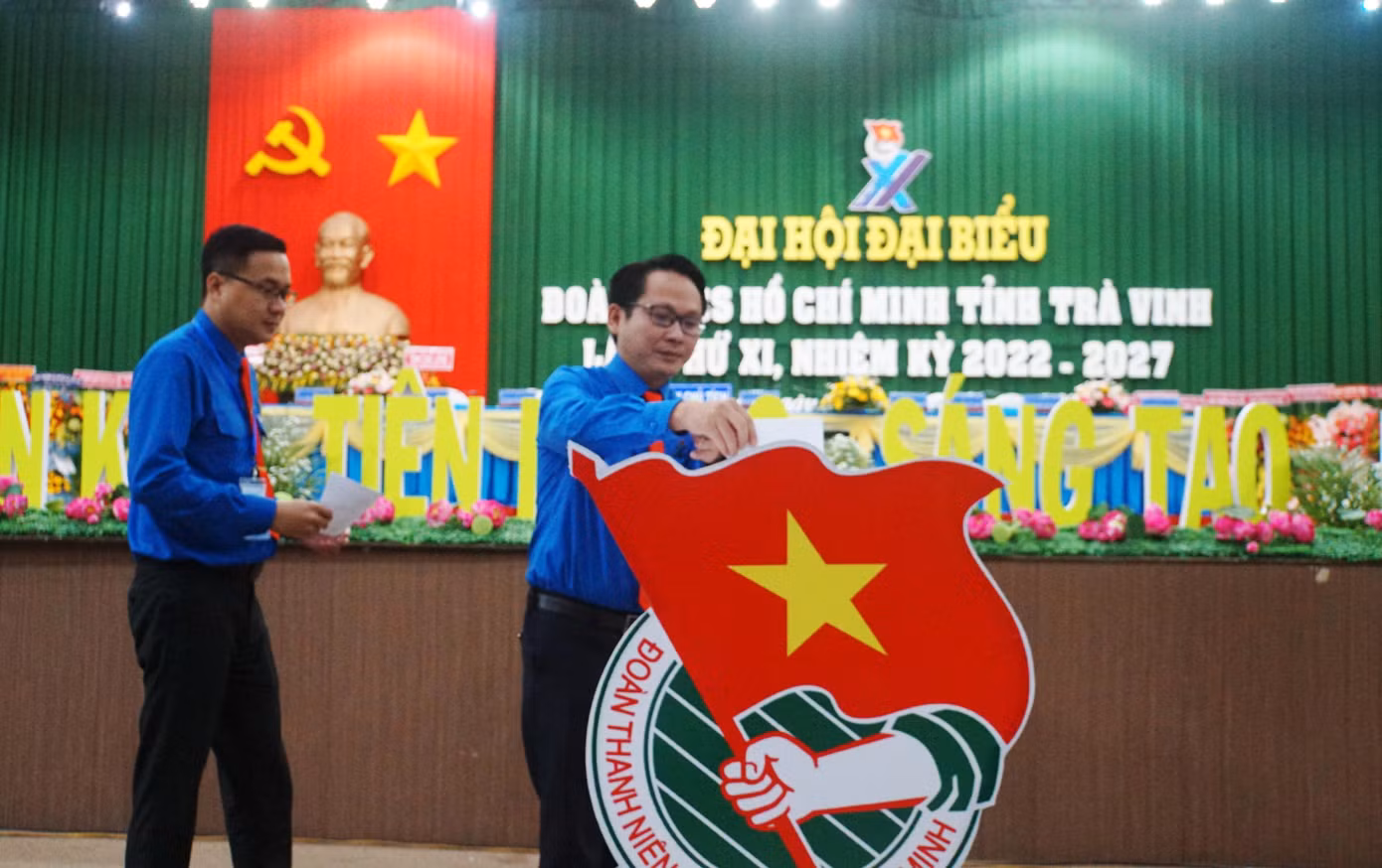 Anh Trần Trí Cường tham gia bỏ phiếu