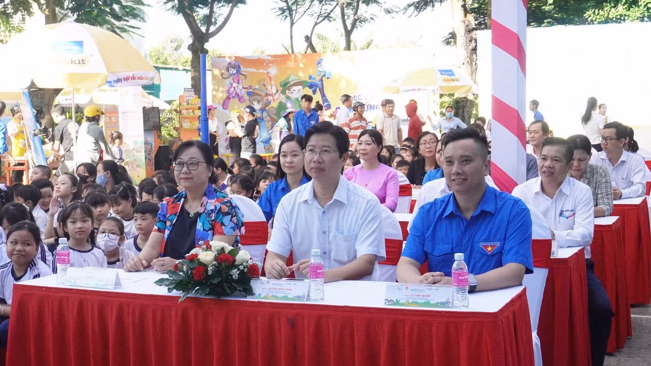 Lãnh đạo Hội Đồng Đội Trung ương, tỉnh Đồng Tháp tham dự chương trình. Ảnh: TĐ ĐT