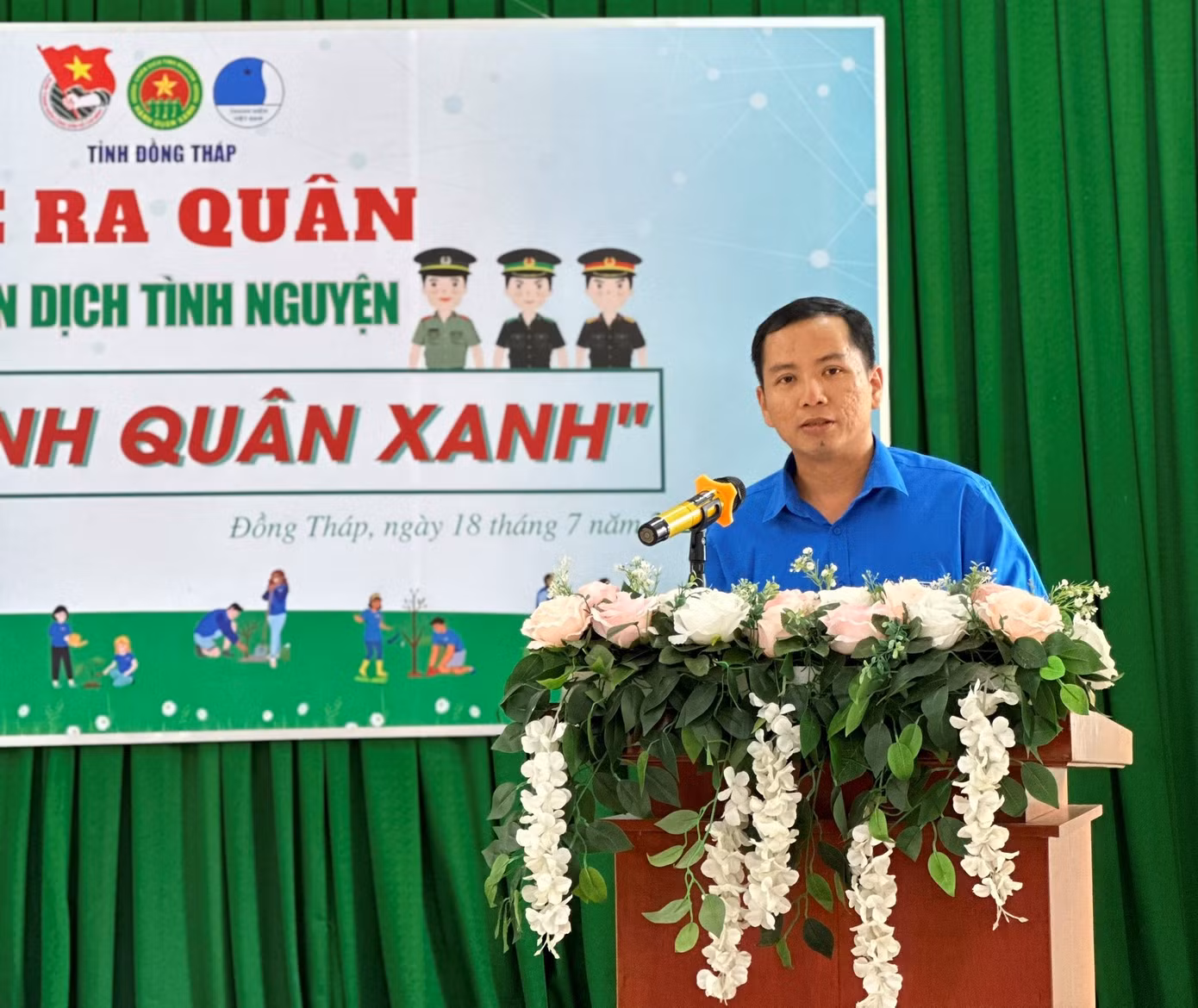 Anh Nguyễn Hoàng Minh Trí, Phó Bí thư Tỉnh Đoàn Đồng Tháp phát biểu tại buổi ra quân.