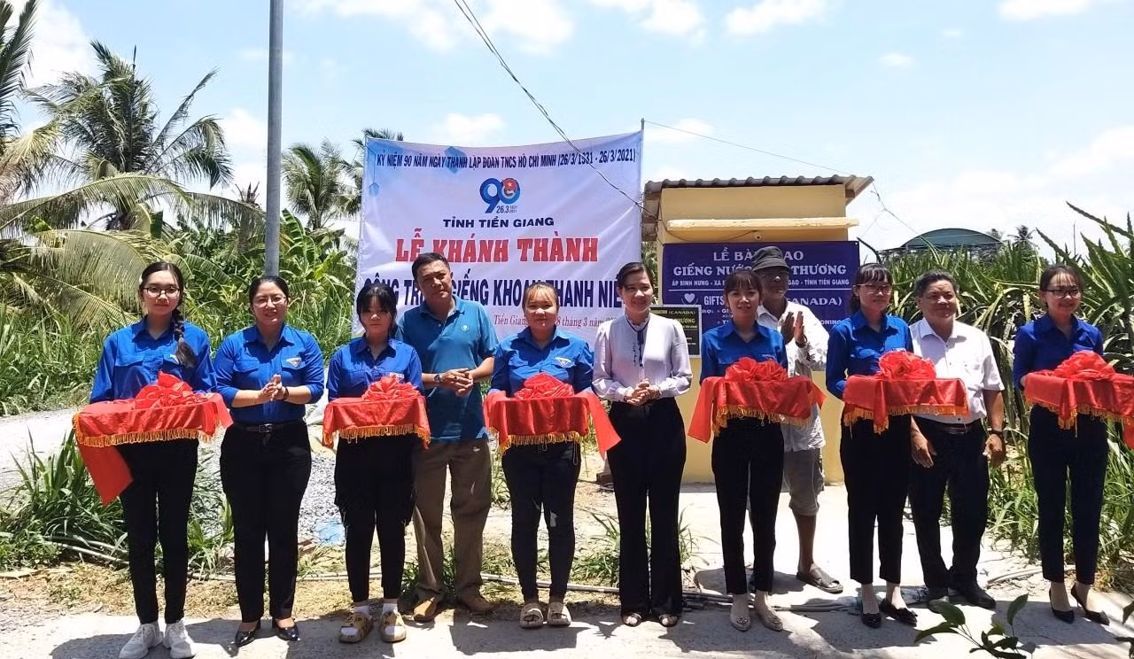 Tỉnh đoàn Tiền Giang khánh thành công trình 'Giếng khoan thanh niên'. - Ảnh: TĐTG