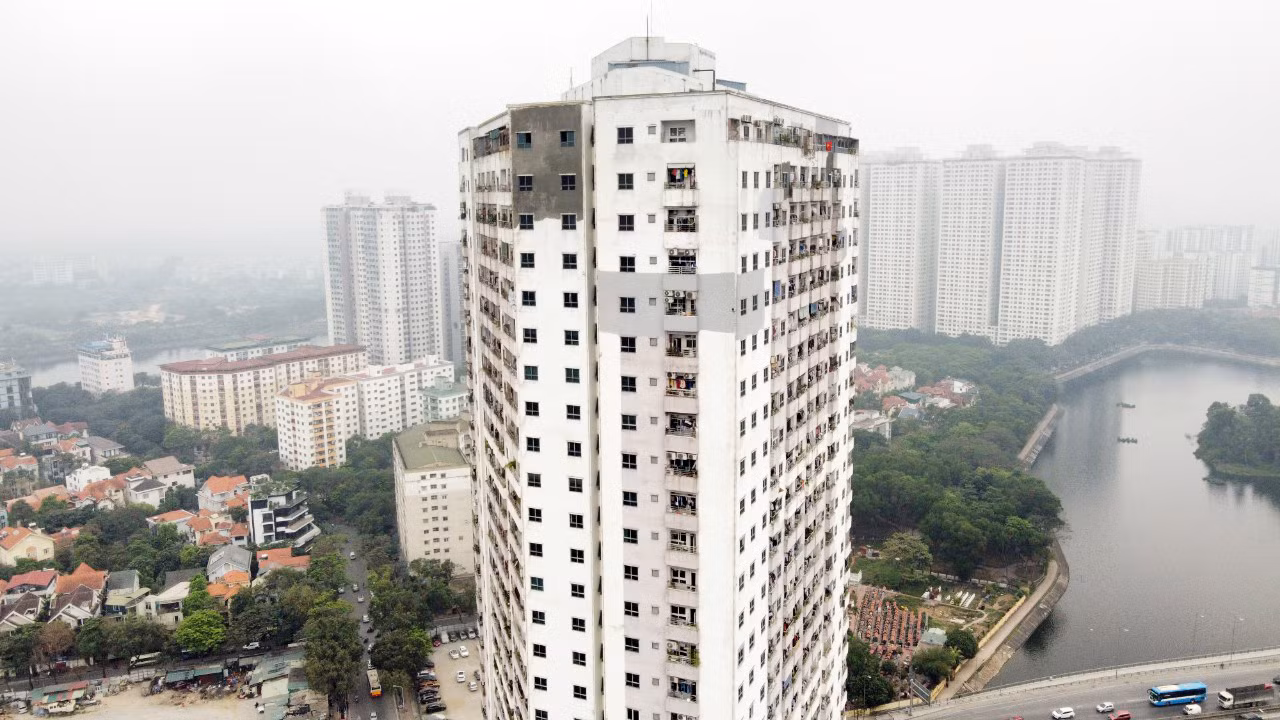 Dù được đưa vào sử dụng từ năm 2015 nhưng đến nay, nhiều căn hộ ở chung cư VP6 Linh Đàm chưa được cấp sổ hồng.
