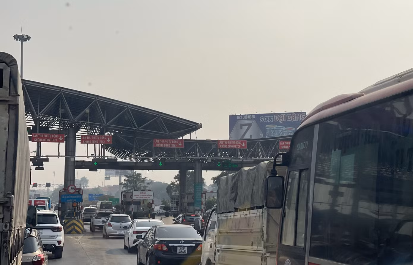 Cục ĐBVN yêu cầu các đơn vị liên quan tăng cường phối hợp trong quá trình tổ chức giao thông tại trạm thu phí đường bộ dịp Tết, tránh gây ùn tắc. Ảnh minh họa: Lộc Liên.