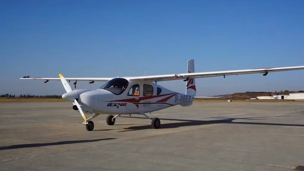 Máy bay điện RX4E có tốc độ tối đa 260 km/giờ, thời gian bay là 1h30 với phạm vi hoạt động khoảng 300 km. Ảnh: LGAA.
