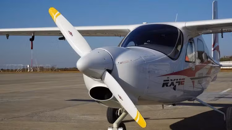 Máy bay điện RX4E có tốc độ tối đa 260 km/giờ, thời gian bay là 1h30 với phạm vi hoạt động khoảng 300 km. Ảnh: LGAA.