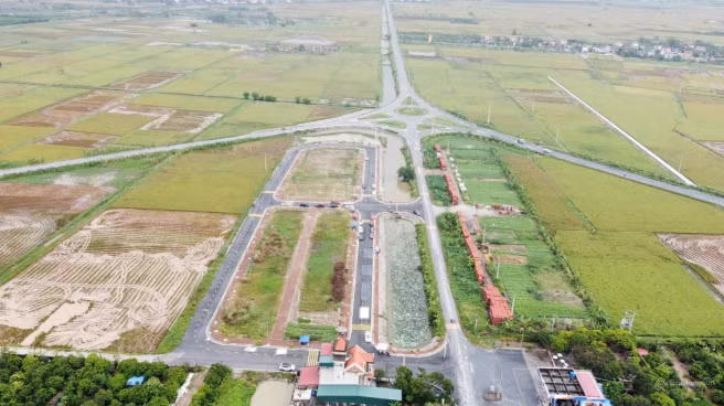 Ngay sau Tết Nguyên đán Ất Tỵ 2025, hơn 300 thửa đất tại huyện Ân Thi sẽ lên “sàn” đấu giá. Ảnh minh họa.