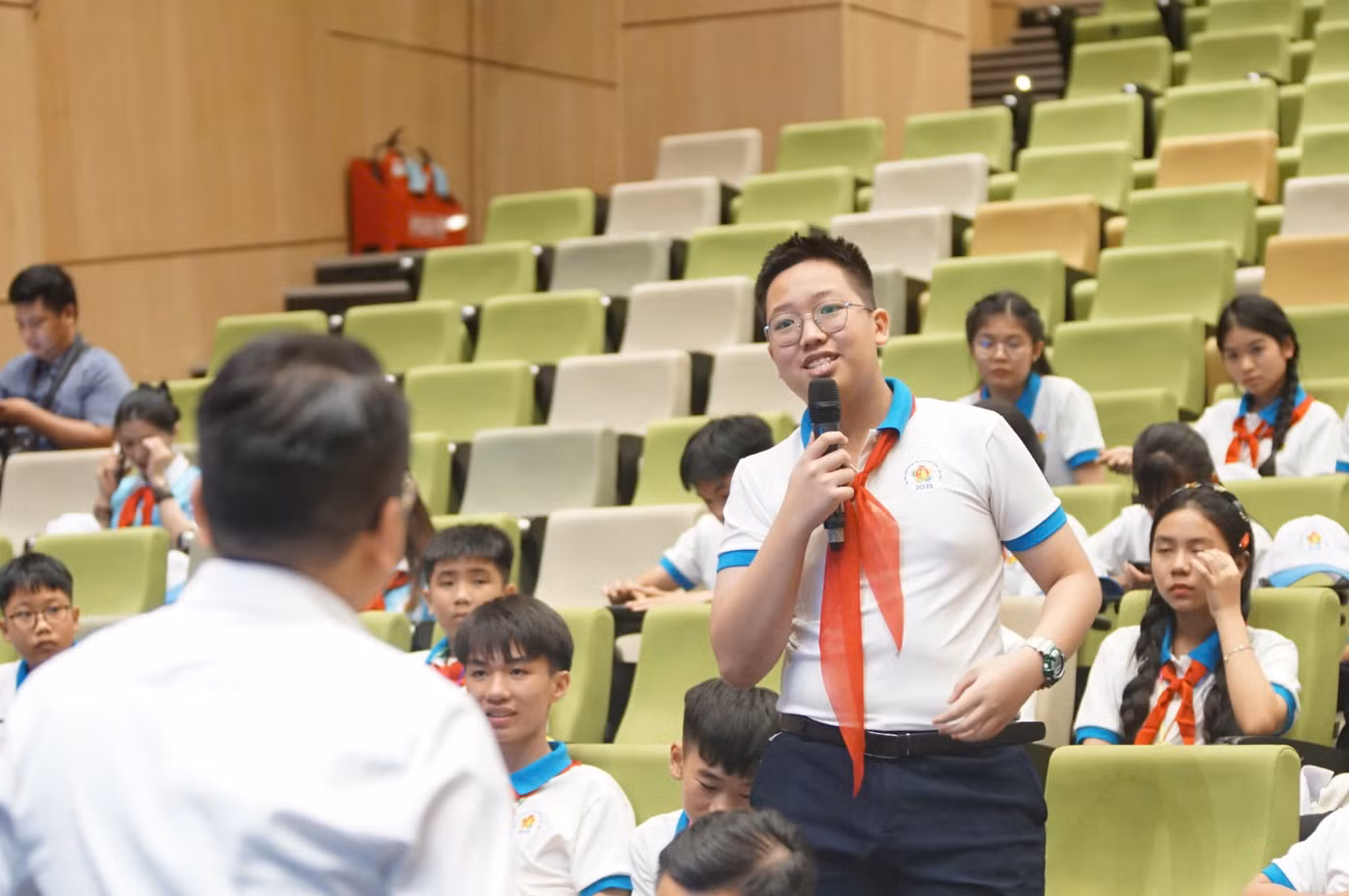 Anh Hoàng Khắc Hiếu - Gương mặt trẻ Việt Nam tiêu biểu năm 2024 chia sẻ tại chương trình.