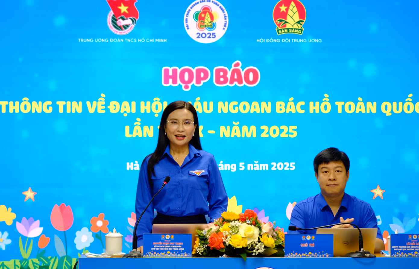 Chị Nguyễn Phạm Duy Trang phát biểu kết luận chương trình.