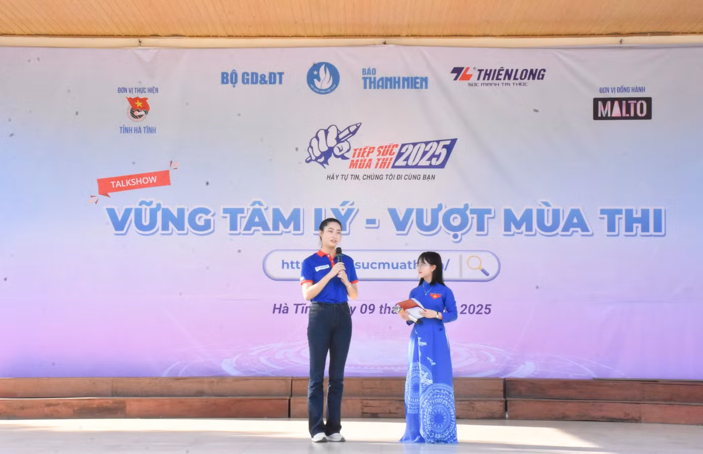 Các diễn giả chia sẻ tại chương trình.