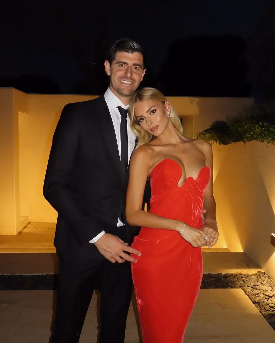 Mishel Gerzig là vợ Thibaut Courtois, thủ môn của Real Madrid. Hai người yêu nhau từ năm 2021 và chính thức trở thành vợ chồng trong đám cưới xa hoa ở miền nam nước Pháp. Cặp đôi chào đón con đầu lòng vào đầu tháng 4. Thibaut còn có hai con riêng.