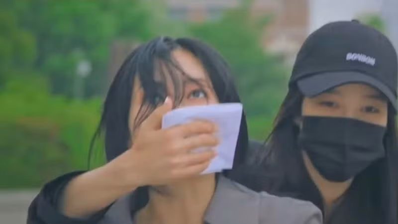 Nhưng liền ngay sau đó Seo Jin đã bị Yoon Hee (Eugene) và Soo Ryeon (Lee Ji Ah) bắt cóc.