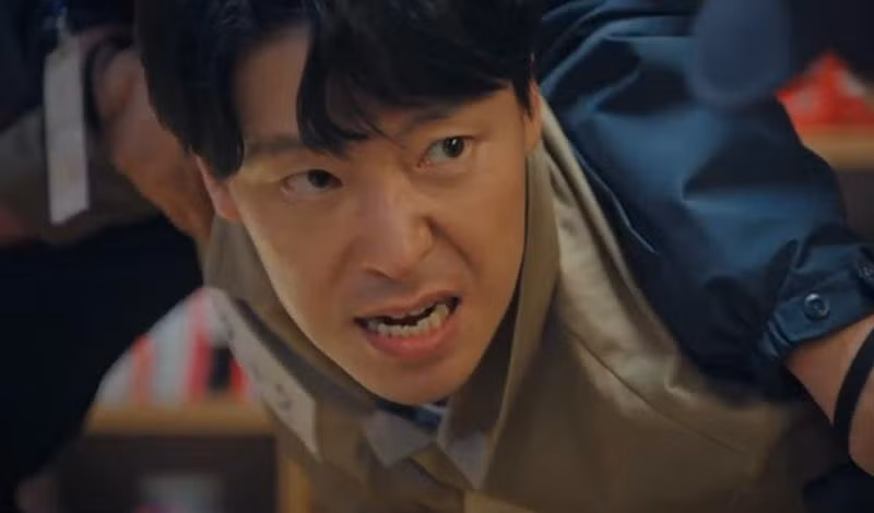 Joo Dan Tae (Uhm Ki Joon) gặp nhiều rắc rối trong thời gian ở tù.