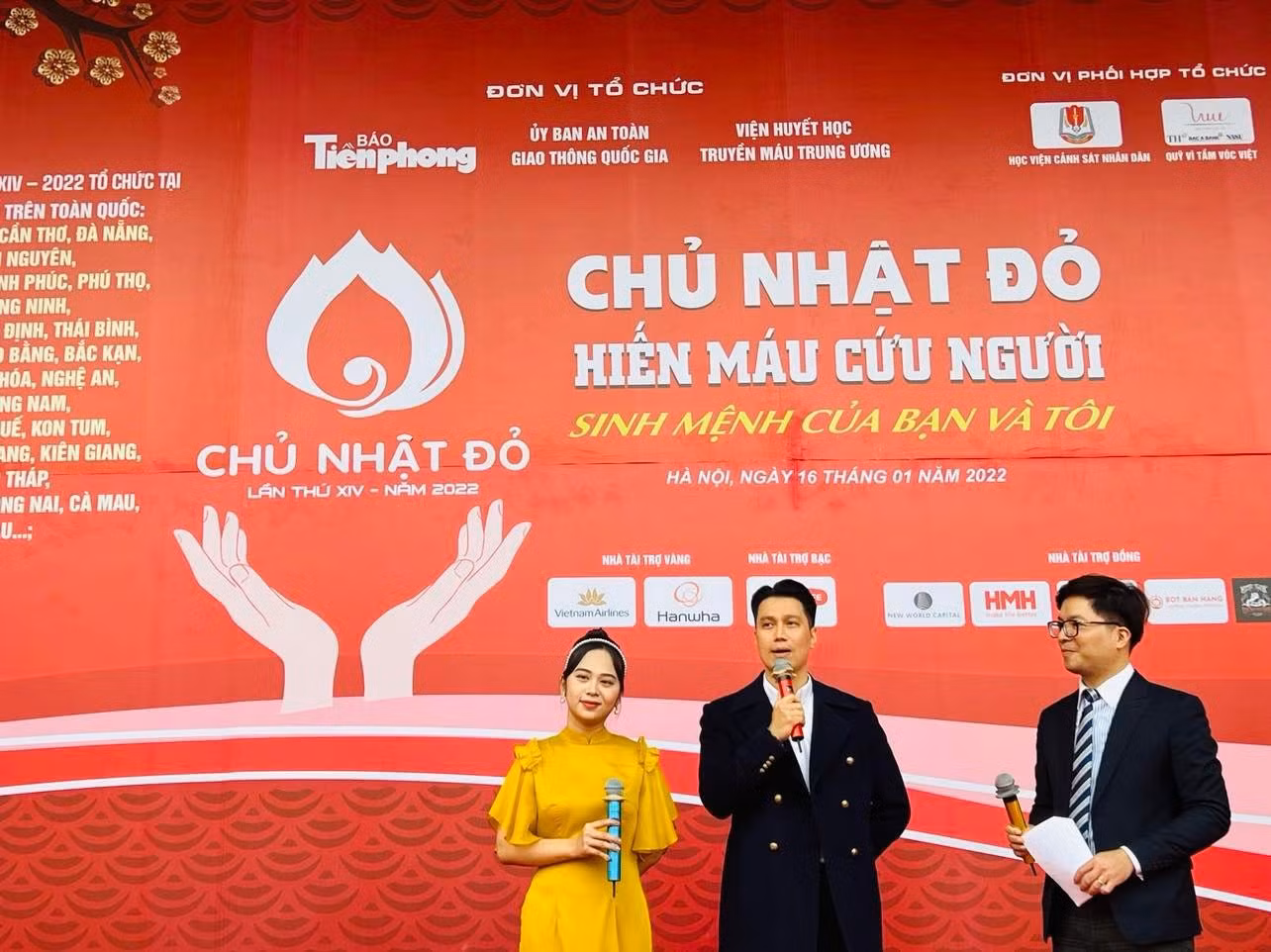 BTV Bảo An là MC chương trình Chủ nhật Đỏ (lễ chính) do báo Tiền Phong vừa phối hợp tổ chức.