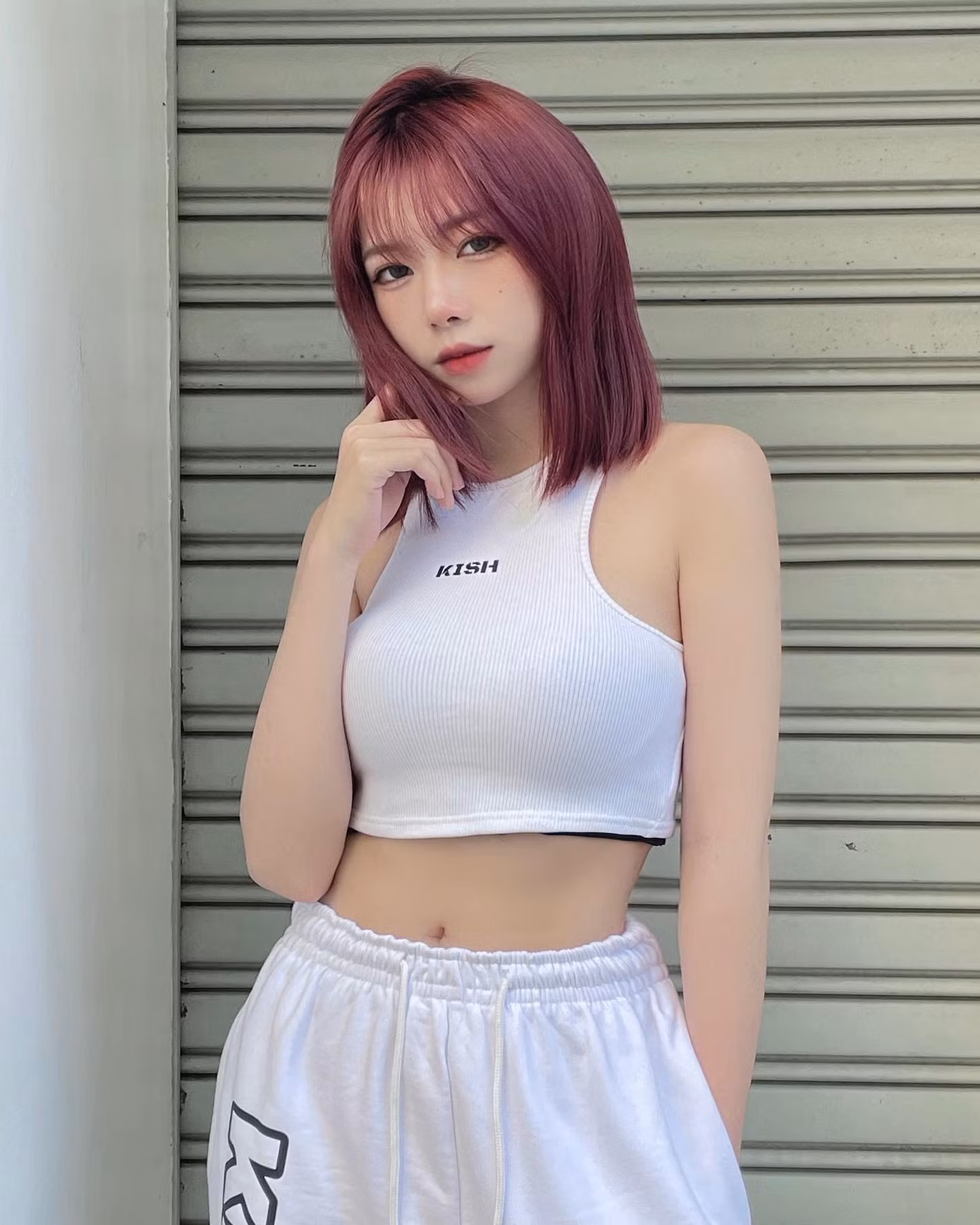 Sở hữu nhan sắc dễ thương, cùng body cuốn hút và lối dẫn dắt, nói chuyện gẫn gũi, Thùy Dương đã dành được nhiều tình cảm của người hâm mộ cũng như của cộng đồng mạng.