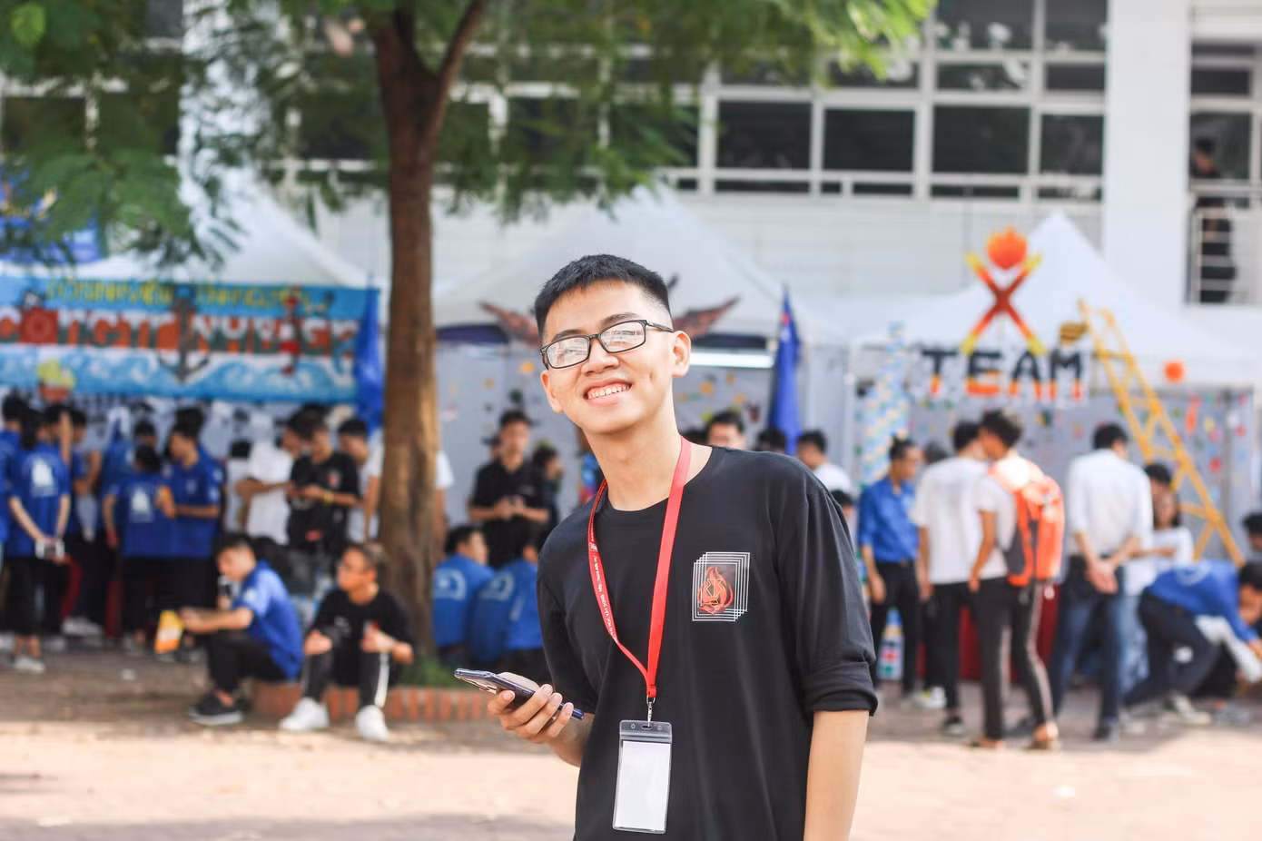 Tuổi trẻ trôi qua rất nhanh, nếu không biết tận dụng và sống hết mình thì có lẽ sau này sẽ vô cùng nuối tiếc vì phải nói những câu "giá như…"
