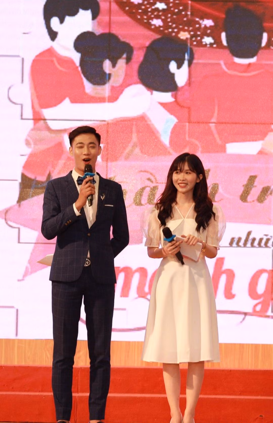 Thu Trang còn đảm nhận vai trò MC.