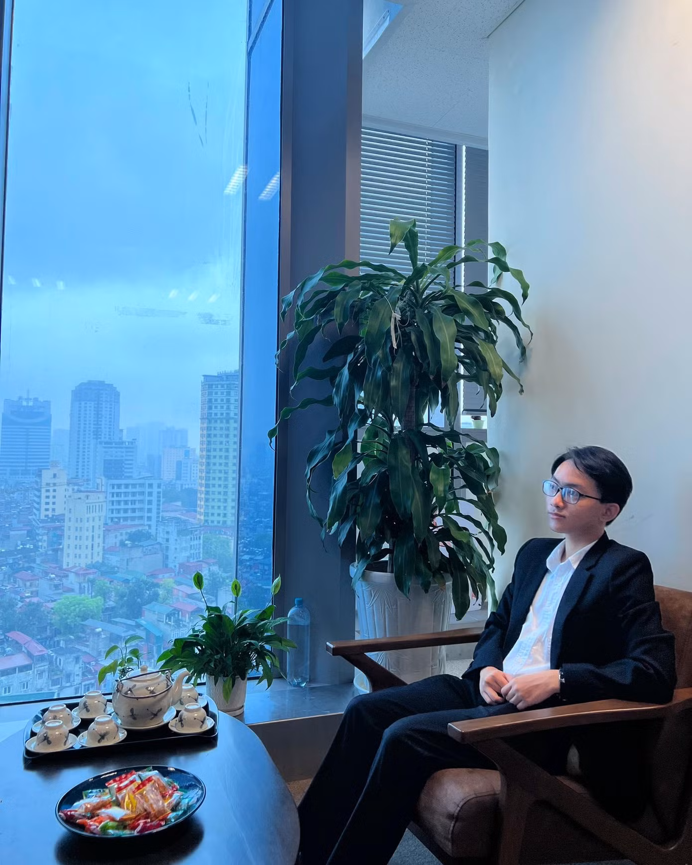 Chàng trai trẻ Lê Nhật Nam cho rằng, dù làm gì hay ở đâu thì điều quan trọng nhất vẫn là thực sự hạnh phúc với các mối quan hệ xung quanh của mình.