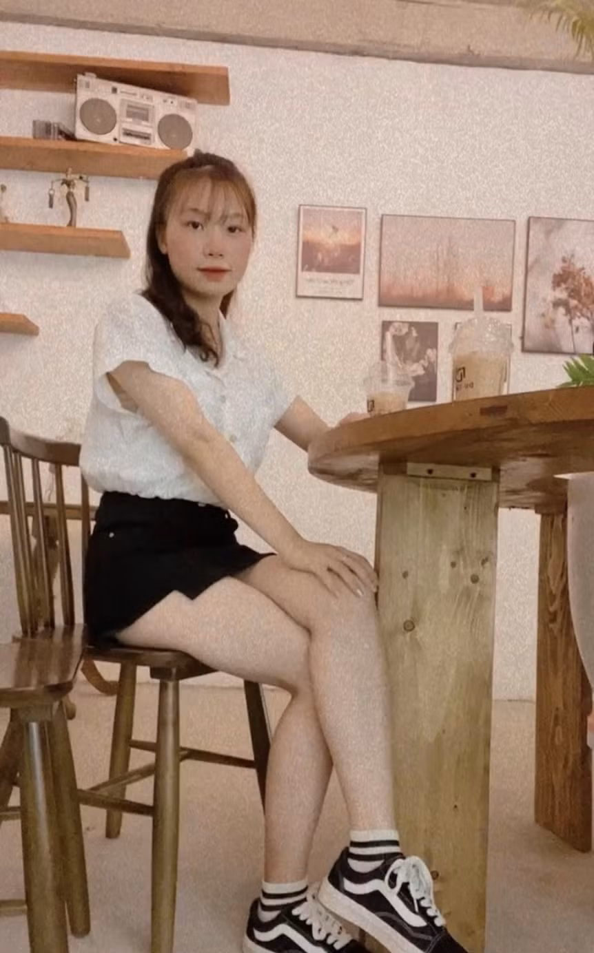 Thu Hường hiện là sinh viên năm nhất, học lớp 15ACLC1 Trường Cao đẳng Dược Trung ương Hải Dương.