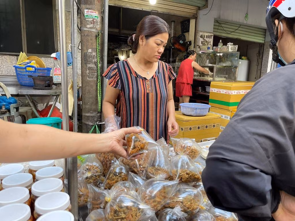 Thực phẩm chay đắt như tôm tươi trong ngày rằm tháng Giêng.