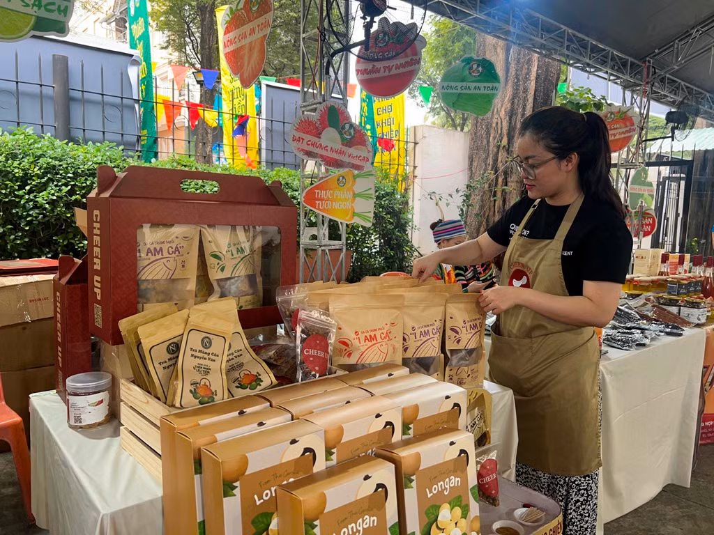 Snack da cá trứng muối độc lạ