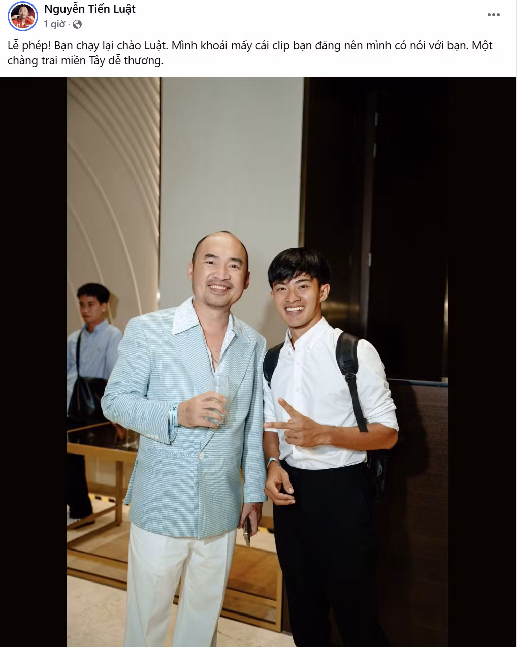 Trước đó, Lê Tuấn Khang cũng được "đàn anh" Trấn Thành để lại bình luận "Em giỏi lắm".
