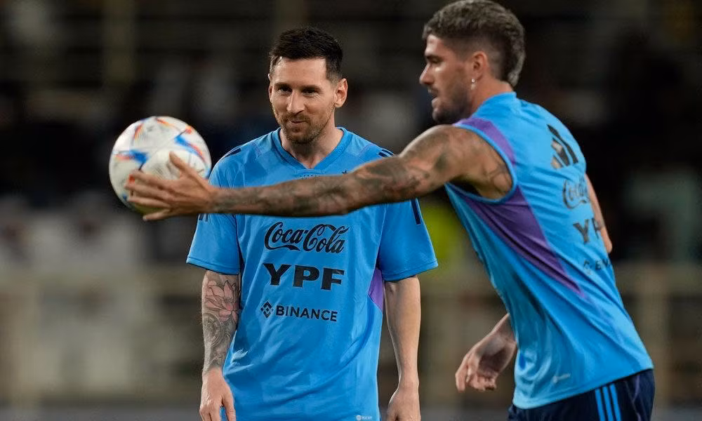 Messi phải tập riêng ở buổi tập gần nhất