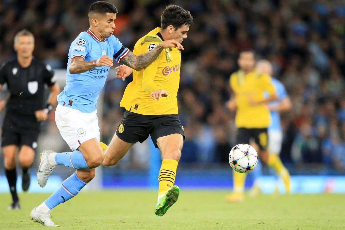 Dortmund chơi rất chủ động trước Man City