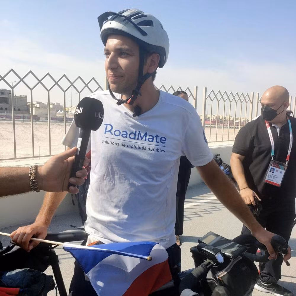 Hai CĐV đã được chào đón nồng nhiệt tại Qatar