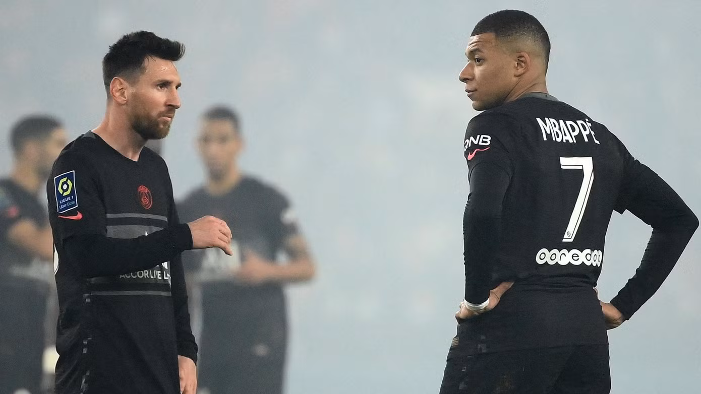 Messi đang gặp khó với thời tiết lạnh giá, ít nắng ấm ở Paris hơn so với thời anh còn gắn bó với Barca