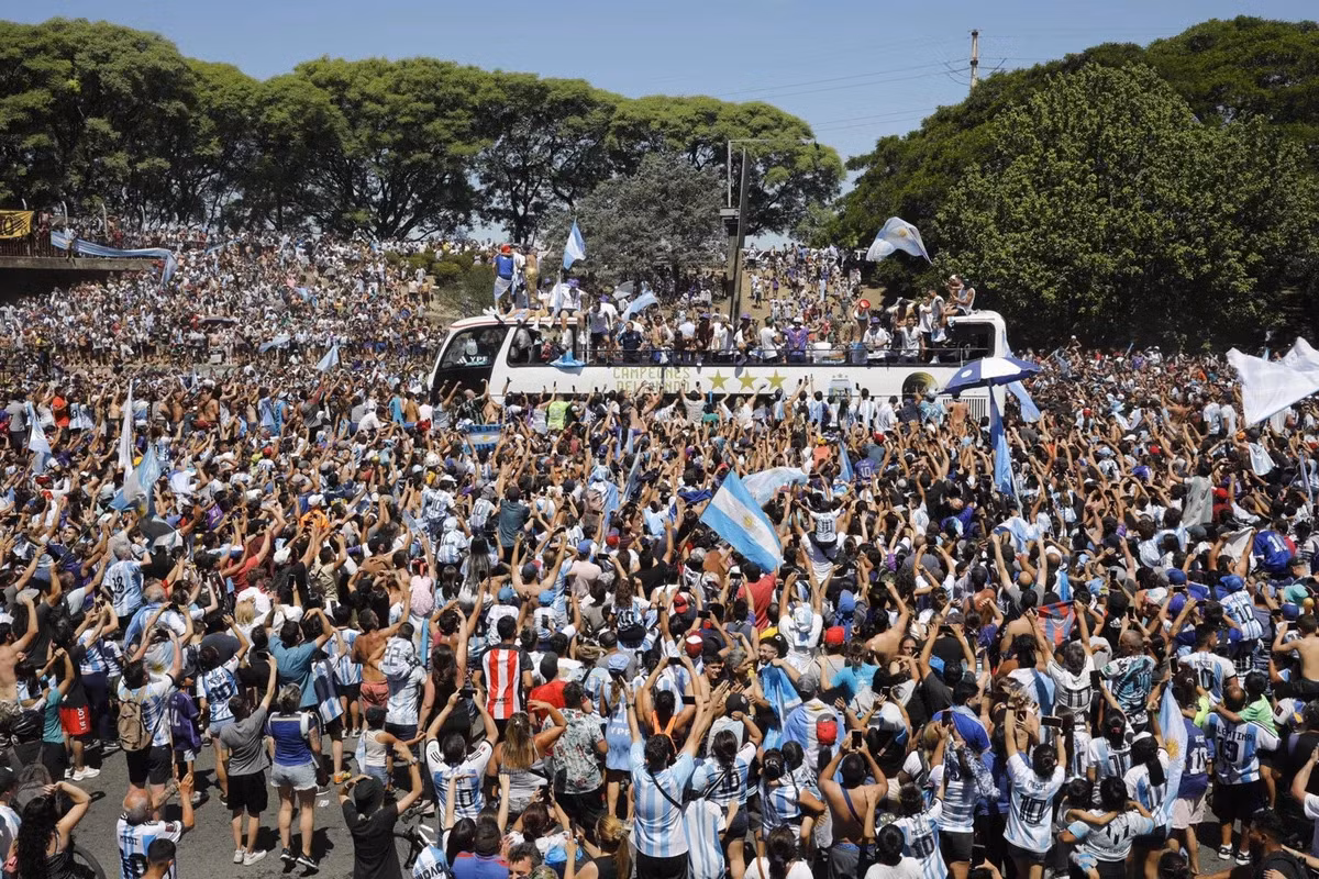 Sẽ lại có biển người chào đón ĐT Argentina?