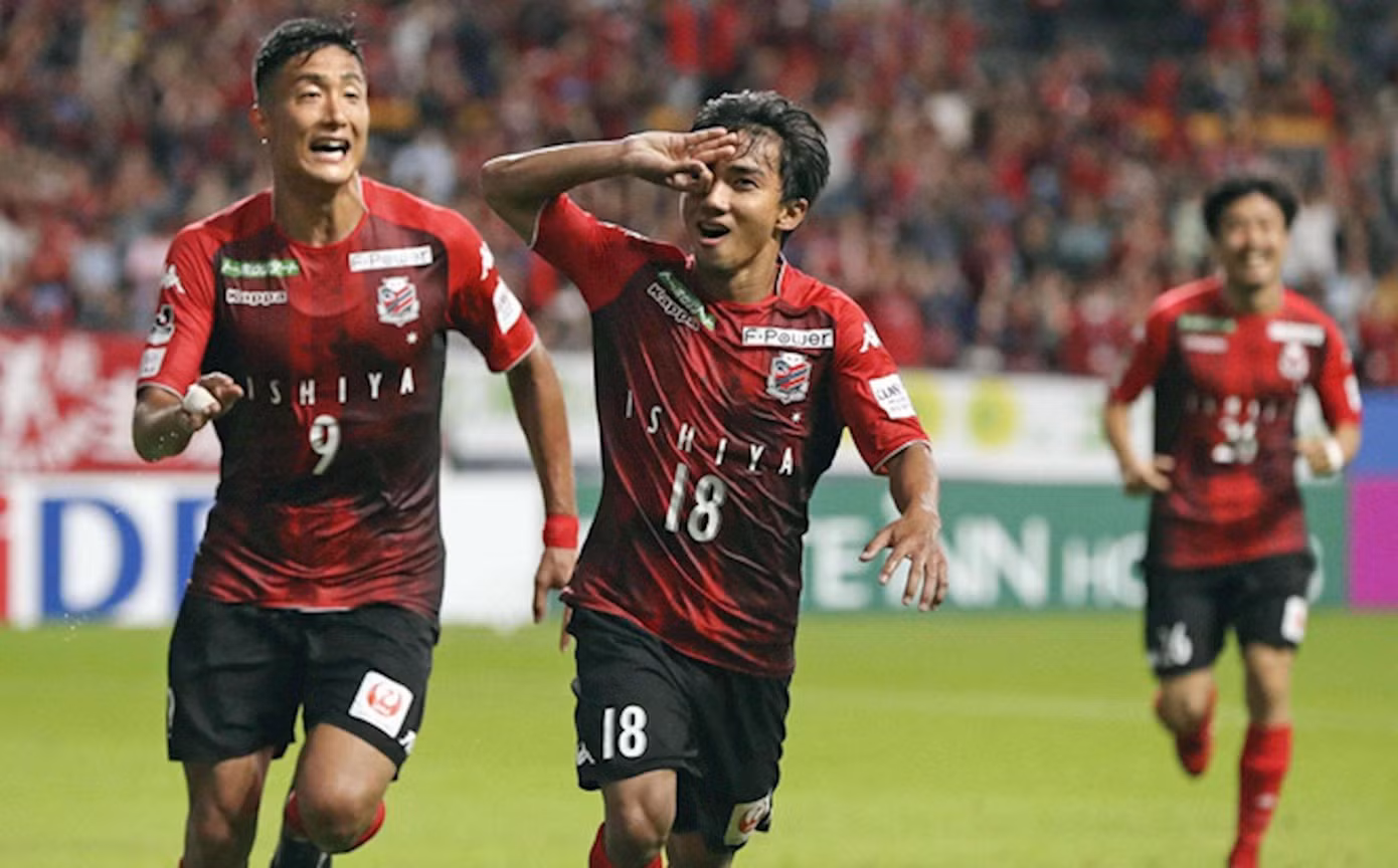 Chanathip trong màu áo Consadole Sapporo