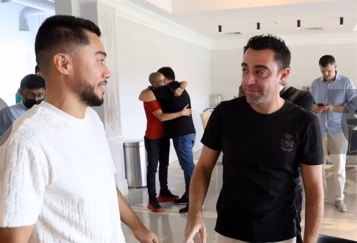 Các cầu thủ chia tay ê kíp của Xavi