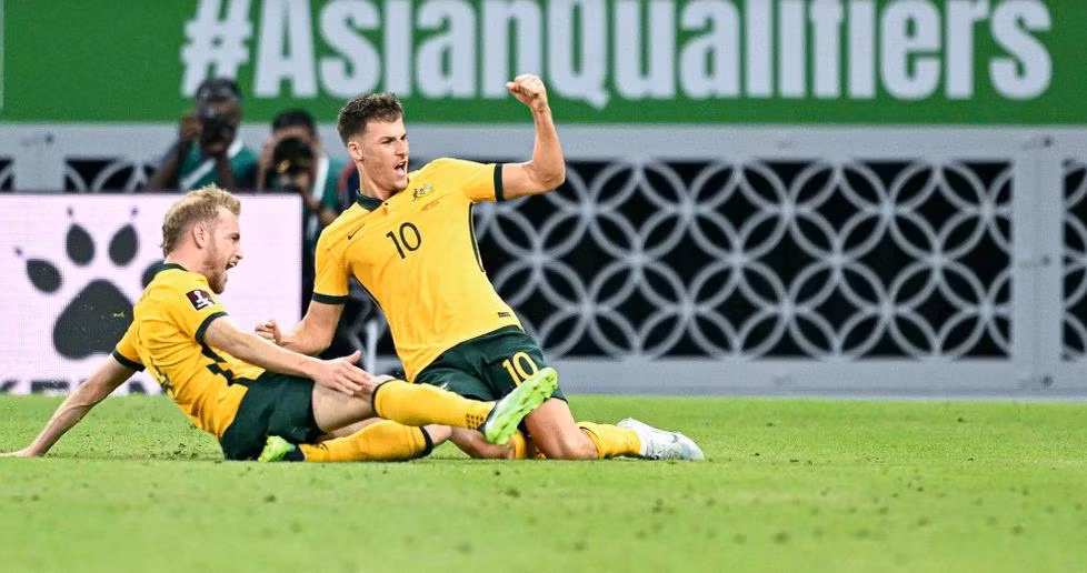 Australia đang ở rất gần tấm vé dự VCK