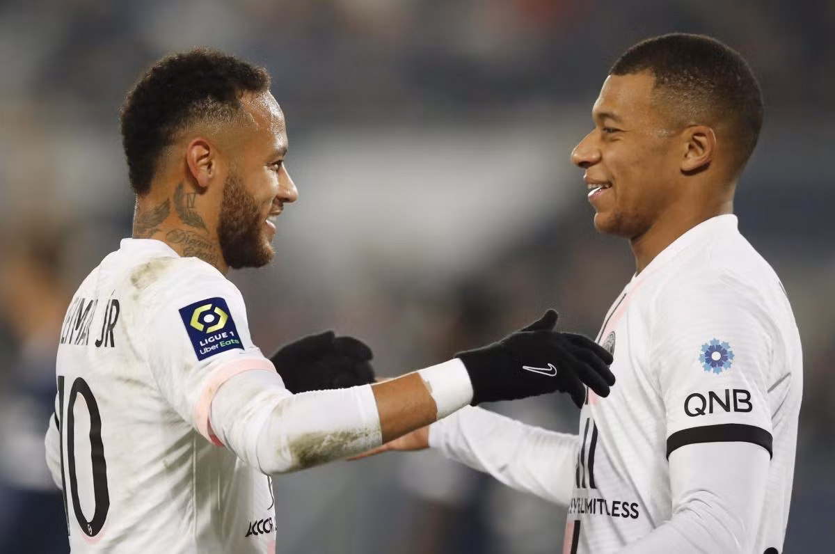 Mbappe ở lại, nhưng nhiều khả năng Neymar sẽ rời đi