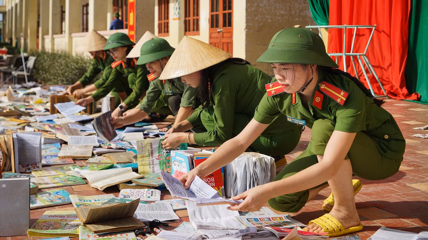 Tác phẩm “Phơi con chữ - Giữ tương lai” đoạt giải Khuyến khích, của tác giả Nguyễn Mai Hiền Chi, Phòng Cảnh sát cơ động, Công an tỉnh Hà Tĩnh.