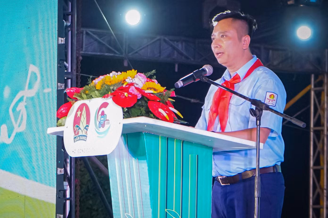 Phát biểu đánh giá và tổng kết chương trình, anh Lê Anh Quân – Phó Trưởng Ban Công tác Thiếu nhi Trung ương Đoàn khẳng định: “Với chủ đề “Thiếu nhi Việt Nam mừng đại hội Đoàn”, Festival các Nhà thiếu nhi toàn quốc năm nay thật sự là một sân chơi đầy ý nghĩa đã chắp cánh cho tiếng hát của thiếu nhi bay cao và tô đẹp thêm những ước mơ cho thế hệ măng non đất nước”.