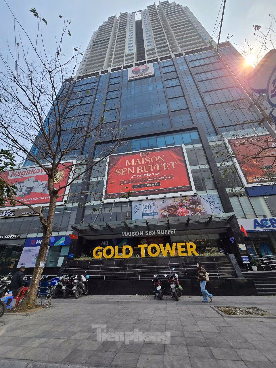 Kết luận của Thanh tra Chính phủ, được công bố cuối năm 2024 cho thấy: UBND TP. Hà Nội đã thu hồi 23.380 m2 đất cơ sở sản xuất của Công ty cổ phần Cơ khí chính xác số 1, giao cho Công ty cổ phần Thương mại Hưng Việt để thực hiện dự án nhà ở (ảnh: Mặt trước 1 tòa chung cư tại dự án).