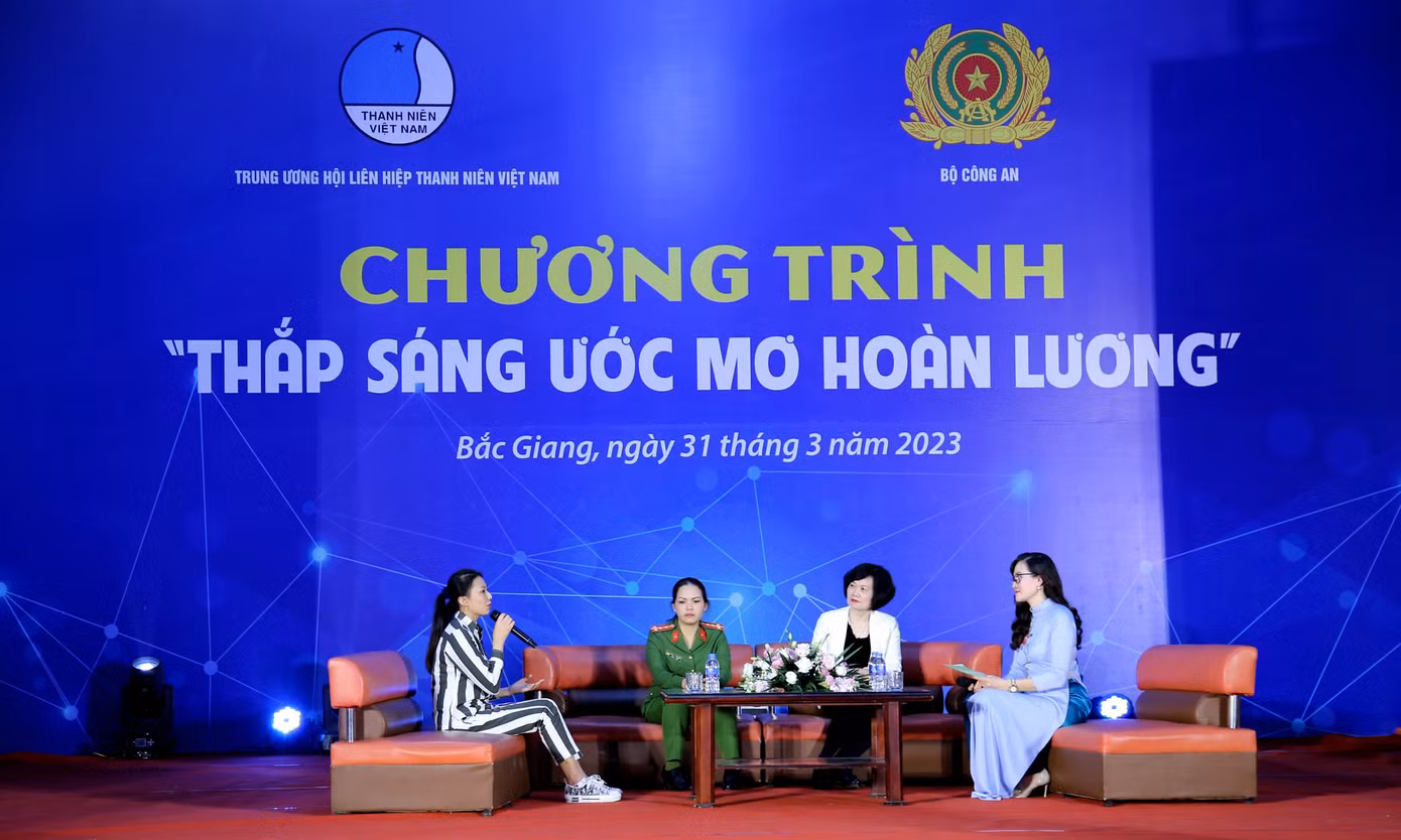 Diễn đàn đối thoại với mục tiêu liên kết nguồn lực xã hội để xây dựng nội dung đào tạo, hướng nghiệp