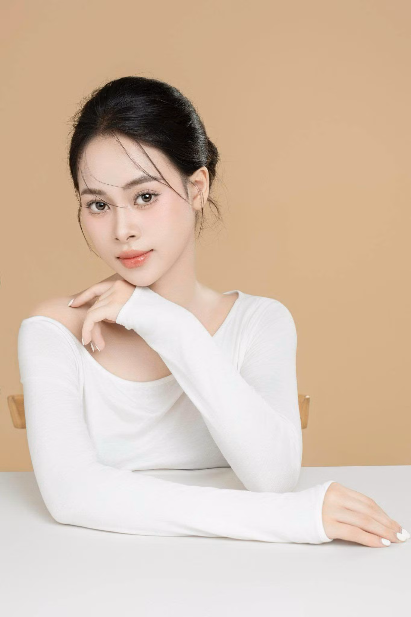 Kiều Trinh vốn là cô gái rụt rè và ngại đám đông nên đã đăng ký tham gia cuộc thi Hoa Hậu Việt Nam 2024 với mong muốn bước ra khỏi vùng an toàn.