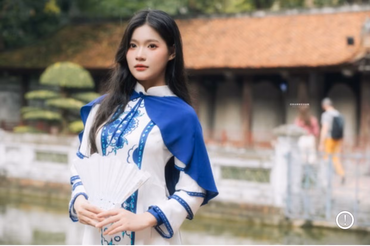 Trước đó, Yến Linh cùng các thí sinh có những hoạt động ý nghĩa ở Quảng Trị khi đồng hành cùng giải Tiền Phong Marathon 2025 và tham gia nhiều hoạt động ý nghĩa như đến thăm Nghĩa trang Trường Sơn, Nghĩa trang Đường 9, dâng hương tưởng niệm các anh hùng liệt sĩ ở di tích Thành cổ Quảng Trị, lễ thả hoa đăng bên sông Thạch Hãn, lễ Thượng cờ ở đôi bờ Hiền Lương - Bến Hải...