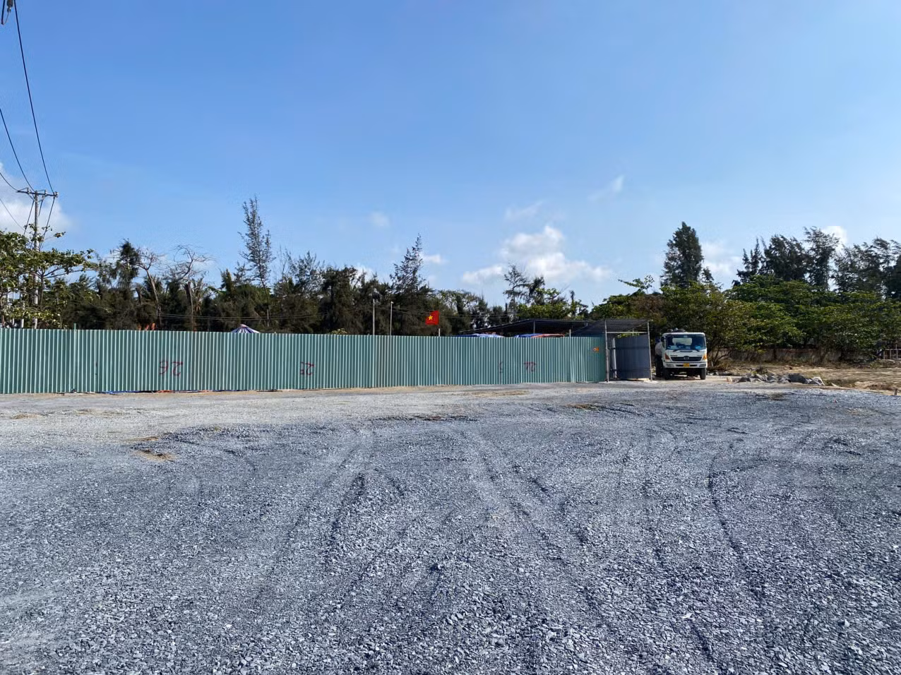 Vinhomes Green Paradise còn được định hướng trở thành trung tâm kinh tế tài chính của khu vực với nhịp sống năng động và hạ tầng xã hội chất lượng cao, trong đó có tòa tháp 108 tầng. Tại đây có các khu biệt thự hạng sang, các tòa căn hộ cao cấp, trung tâm thương mại hiện đại, các nhà hàng Michelin danh tiếng…