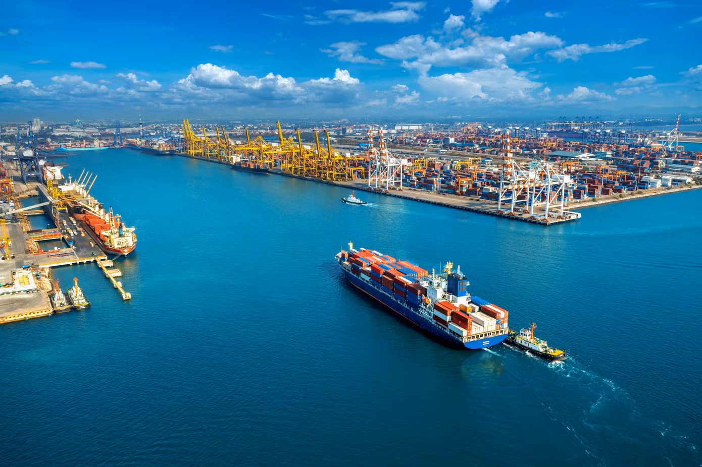 GDP thực tế của Việt Nam trong quý II đã phục hồi mạnh mẽ, đạt mức tăng 7,96% so với cùng kỳ năm trước.