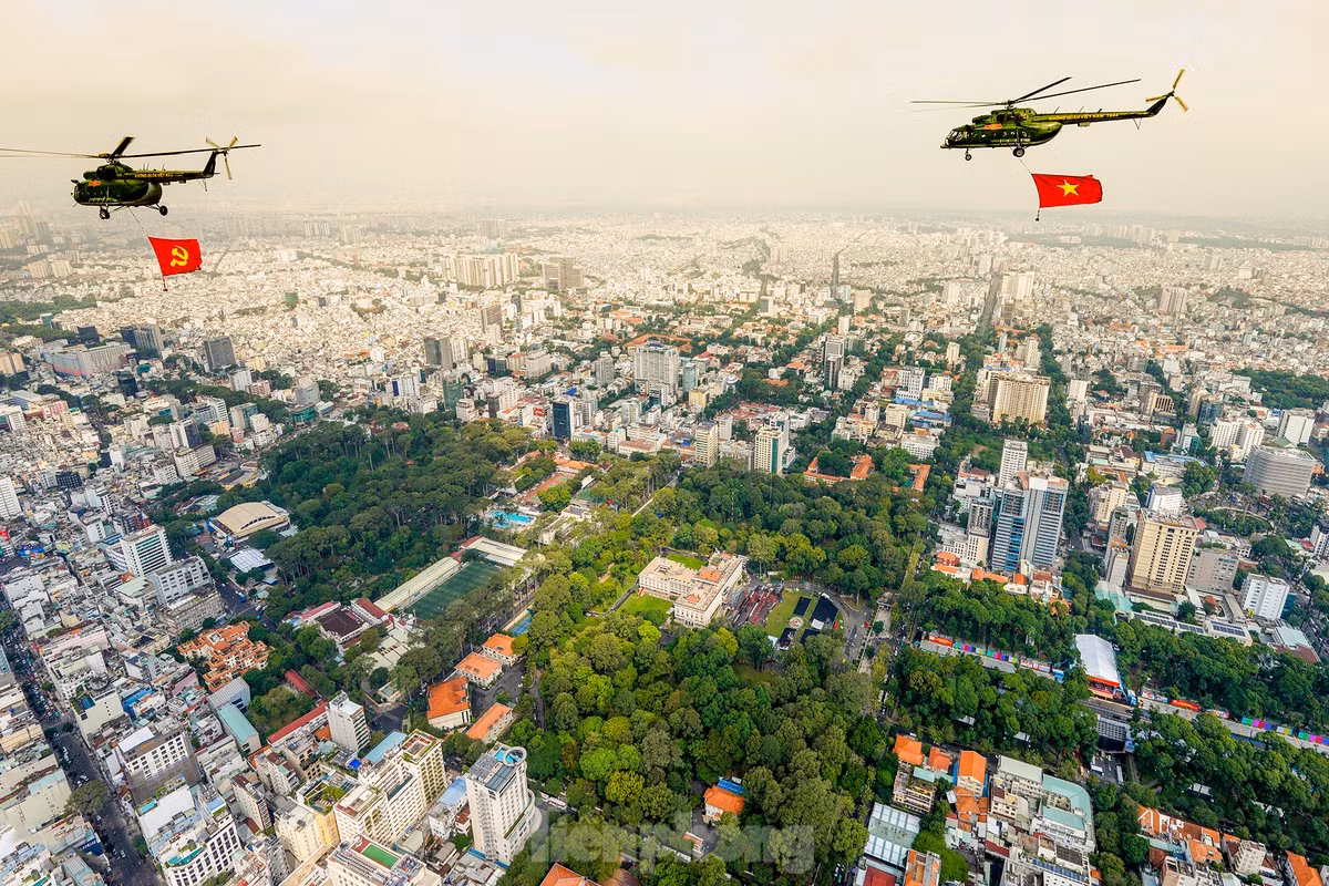 Bay trình diễn phục vụ ngày lễ lớn của đất nước không chỉ là hoạt động chuyên môn của quân đội mà còn là dịp tăng cường mối quan hệ gắn bó giữa quân và dân, khơi dậy lòng yêu nước, tự hào dân tộc và ý thức trách nhiệm bảo vệ Tổ quốc trong mỗi người dân Việt Nam.