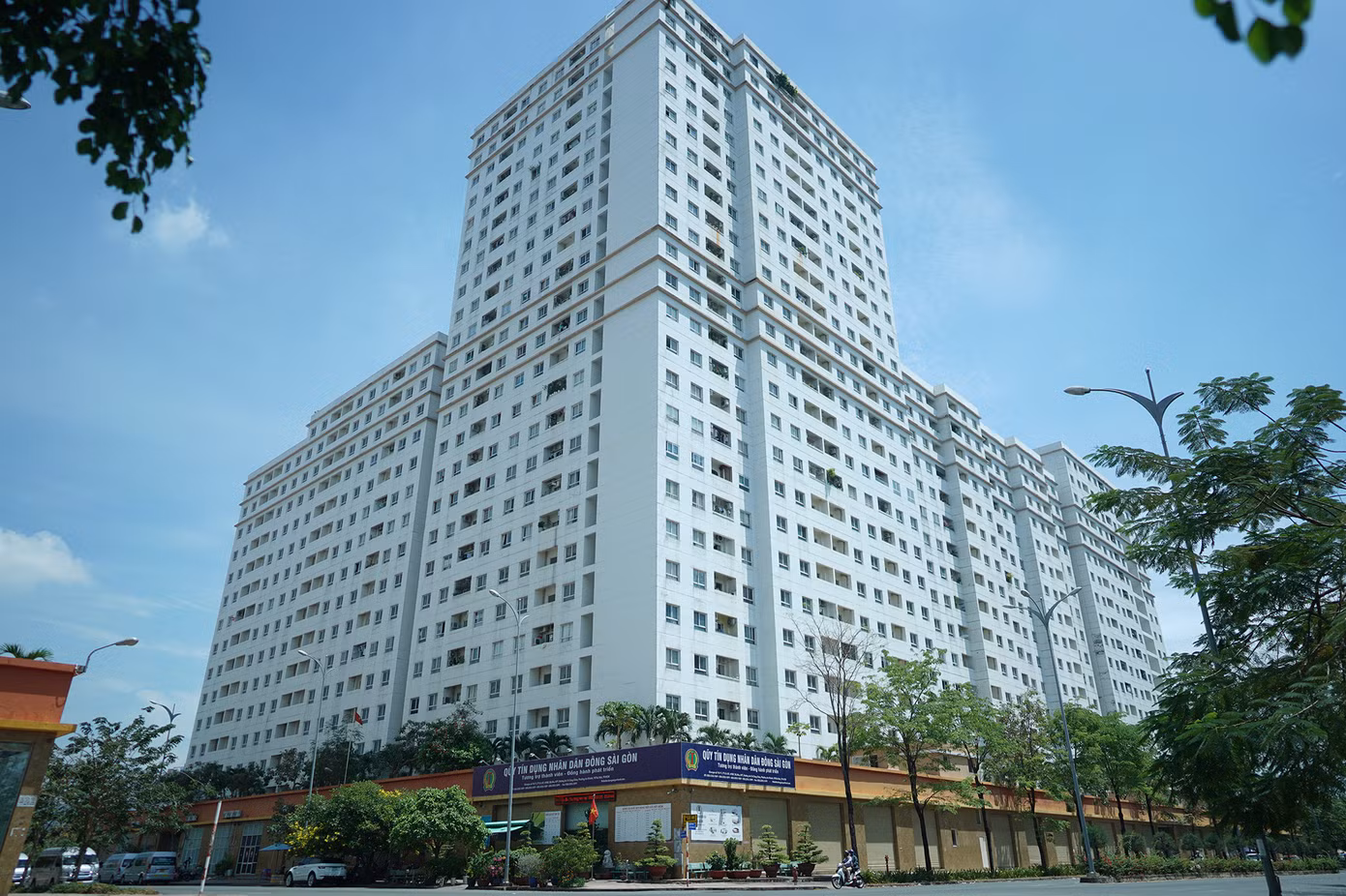 Trước đó, 3.790 căn hộ trên được tạo lập bằng vốn ngân sách nên để đảm bảo chặt chẽ về trình tự, thủ tục và thẩm quyền bán tài sản công, UBND TPHCM sẽ chỉ đạo các sở, ngành liên quan tiếp tục rà soát và đề xuất các thủ tục cần hoàn chỉnh trước khi đấu giá.