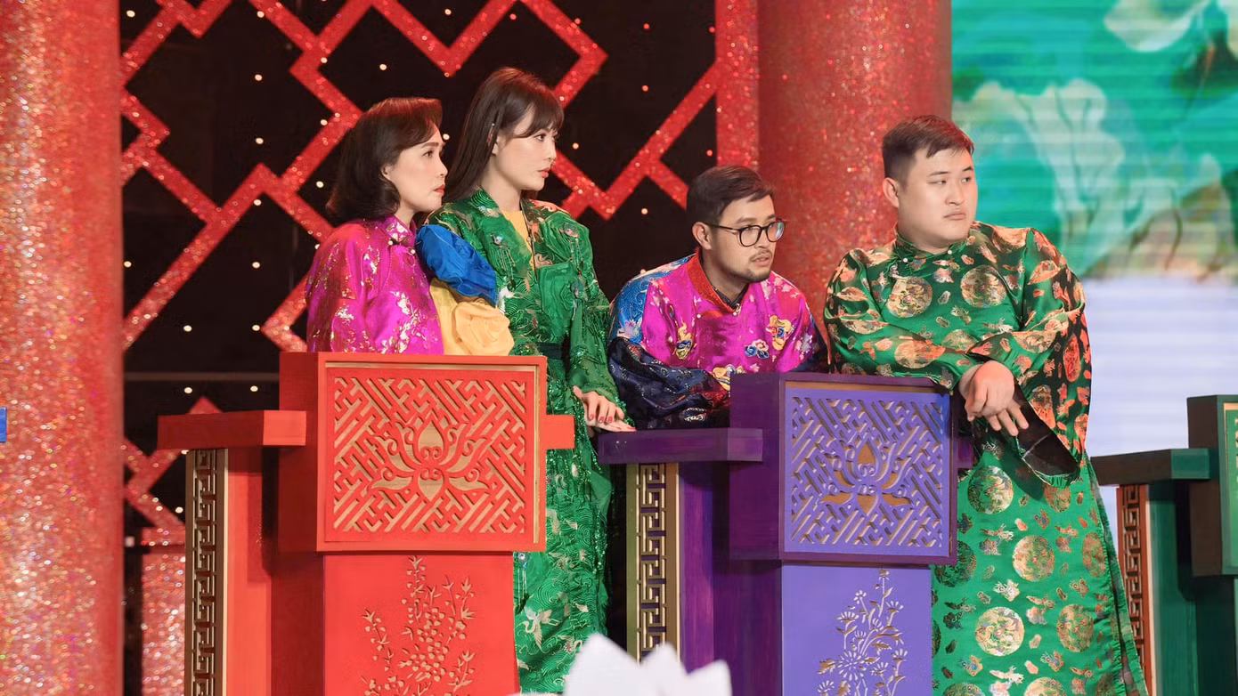 Cuộc thi Đường lên đỉnh Thiên cung, chế theo ý tưởng của chương trình Đường lên đỉnh Olympia bị chê dài dòng, thiếu hấp dẫn.