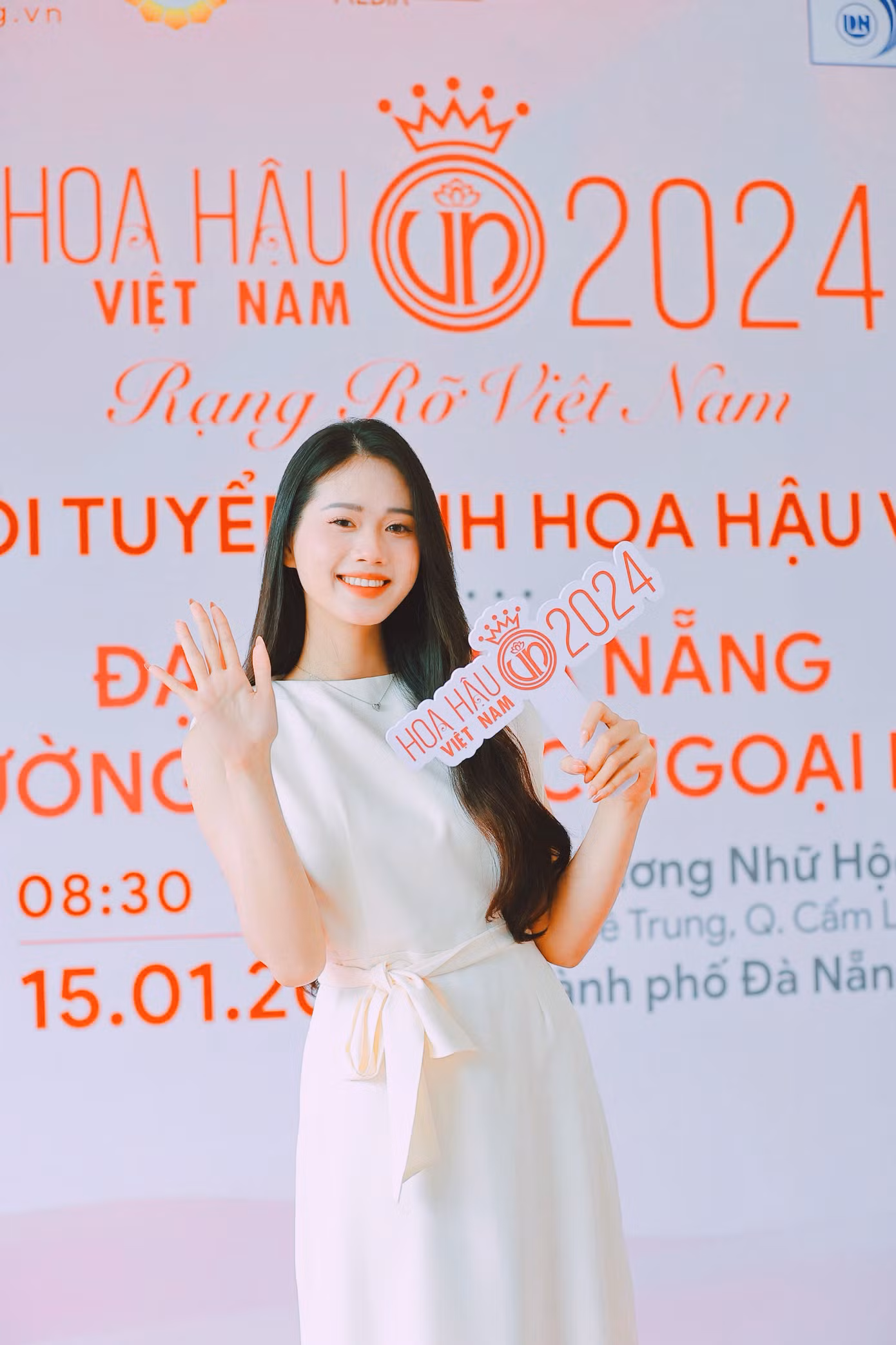 Sau ngày hội tuyển sinh tại Đà Nẵng, điểm đến tiếp theo của Hoa hậu Việt Nam là TPHCM và TP Huế.