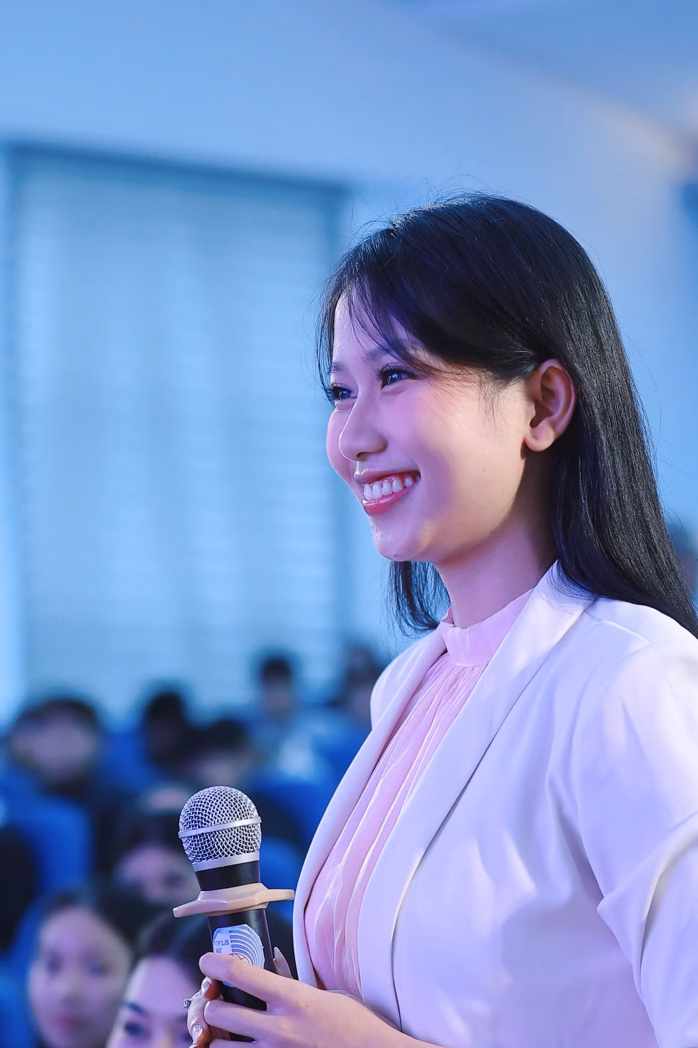 Không chỉ xinh đẹp, các cô gái đến từ Đại học Đà Nẵng được xem là ứng viên tiềm năng của cuộc thi Hoa hậu Việt Nam 2024 khi sở hữu khả năng ngoại ngữ, tài lẻ như ca hát, vũ đạo...