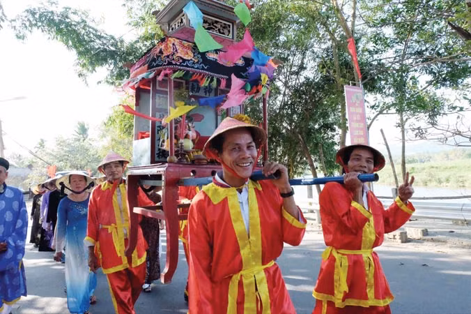 Lễ hội đầu xuân bên ngôi làng hơn 500 tuổi ảnh 1