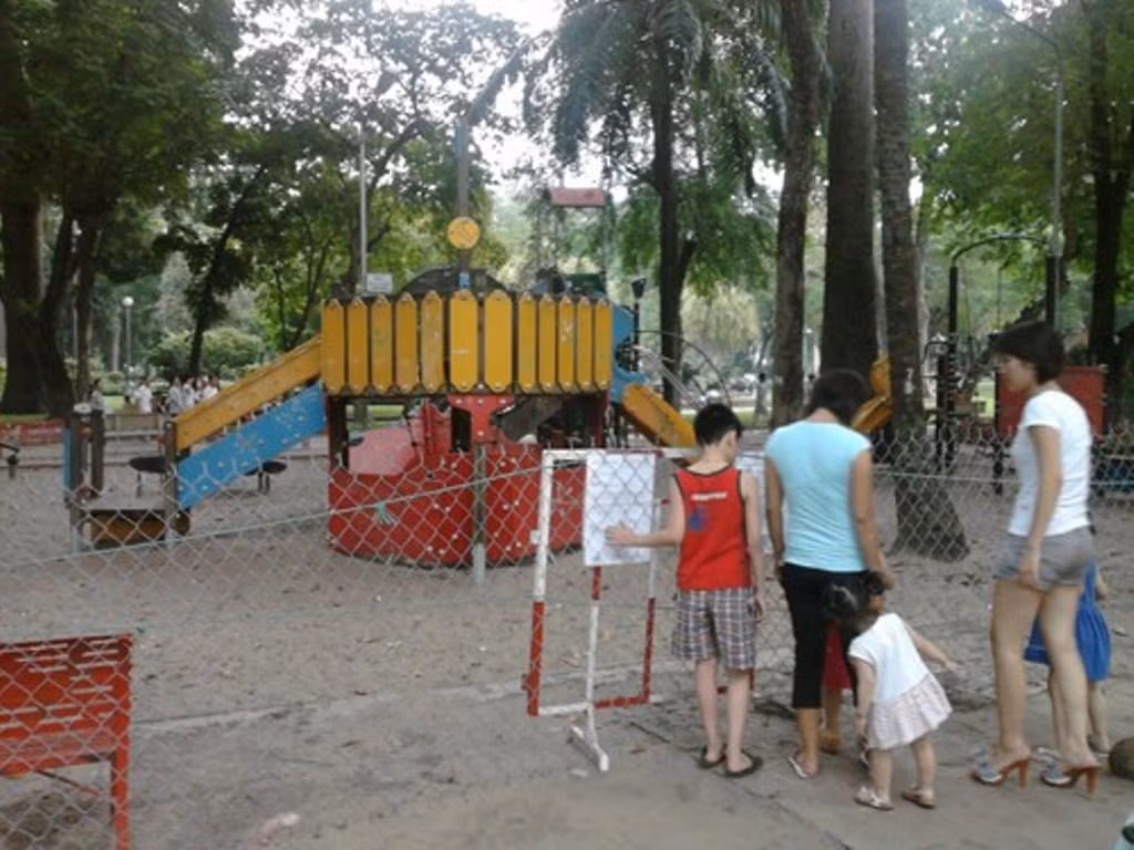 Công viên Tao Đàn đã ngưng hoạt động các khu trò chơi từ nhiều ngày qua để phòng dịch COVID-19