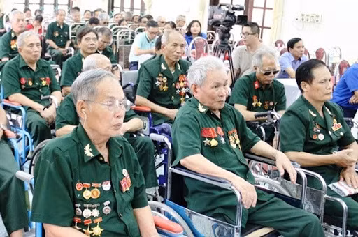 Bộ LĐ-TB&amp;XH đề xuất tăng mức hỗ trợ ưu đãi người có công với cách mạng (Ảnh minh hoạ: VGP).